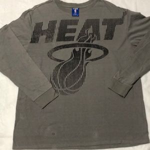 UNK NBA men’s pullover gray with graphic long sleeves sz 2xl